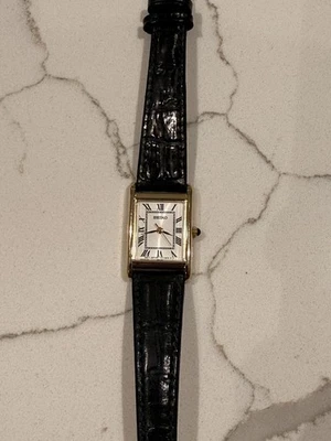 1990 Seiko 1N01-0LK0 White Roman Dial Gold Tank Quartz Women’s Watch - Image 1 of 3