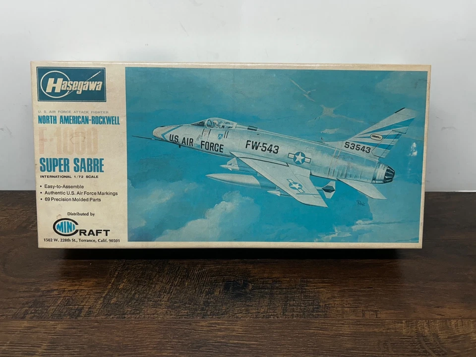 Hasegawa F-100D Super Sabre Military Airplane 1/72 Model Kit  Complete - Image 1 of 4