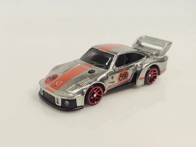 Hot Wheels Replay the Classics 80th Series Zamac Porsche 935 2025 - Imagem 1 de 4