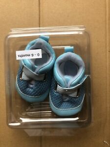 BABY BLUE BOOTIES SIZE 0-6 MONTHS.