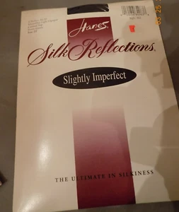 New vintage Hanes Silk Reflections Forest Green Pantyhose Size EF Control Top - Picture 1 of 2
