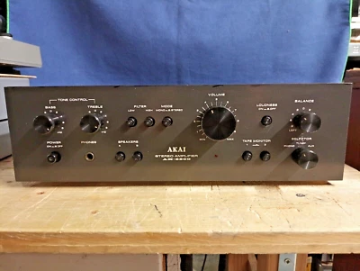 AMPLIFICATORE AKAI AM-2200 VINTAGE (1976) INTEGRATED AMPLIFIER FULLY WORKING - Immagine 1 di 4