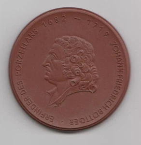 Böttger Erfinder Porzellan Medaille Königstein Porzellan 63mm - Bild 1 von 2
