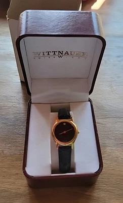 Reloj Mujer Wittnauer Vintage Cuarzo Suizo 29mm Tono Dorado Banda Negra D3 Con Caja Foto 1 de 4