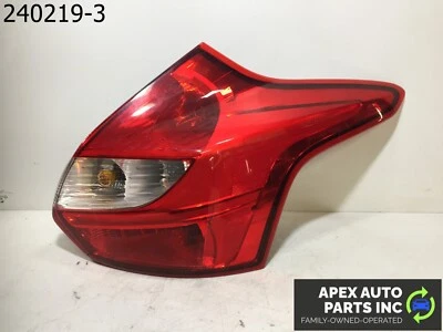 OEM 2012 Ford Focus Hatchback Passenger Right Outer Halogen Tail Light - Imagem 1 de 4