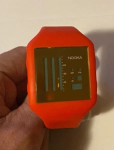 Nooka Zub Zen-V 20 Feuerrot/Gold Uhr aus Produktion - Bild 1 von 6