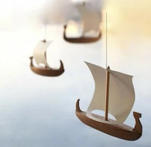VIKING SHIPS 5 FLENSTED HANGING MOBILE KINETIC ART DANISH MODERN DENMARK NEW - Picture 1 of 2