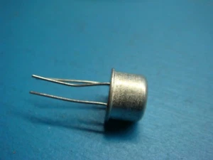 (1) MOTOROLA JAN2N2219A NPN 50V 800mA 800mW BJT TRANSISTOR 3 PIN TO-5 VINTAGE - Picture 1 of 3