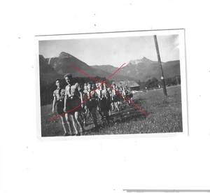 Nr.56048 Foto  2 WK Salzkammergut HJ Marschiert   6 x 8,5 cm O.Ö. - Picture 1 of 2