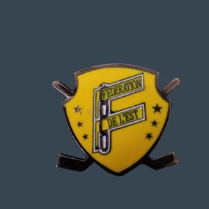 Pin insignia vintage esmaltada estilo militar hockey Federación De Lest coleccionable - Imagen 1 de 1