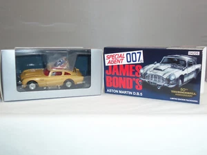 CORGI 04206 JAMES BOND OO7 GOLD ASTON MARTIN DB5 DIECAST MODEL CAR WITH FIGURE - Picture 1 of 1