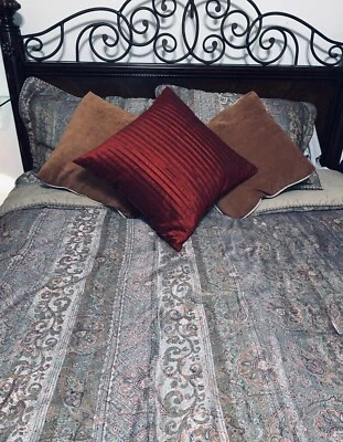 Croscill Paisley Queen Comforter Set 7pc Shams Bedskirt Decorative Pillows Gold - Image 1 of 4