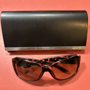Givenchy Sunglass Replacement Black Case Magnetic Closure & Unknown Sunglasses. - Bild 1 von 14