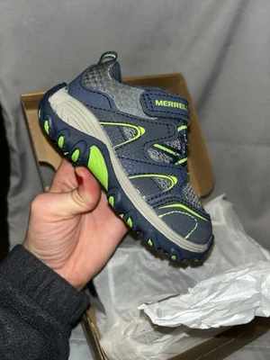 US Size 7 Wide Merrell Trail Chaser Toddler Boy's Navy Blue /Green Sneakers Uk 6 - Image 1 of 4