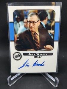 2005 Press Pass John Wooden Auto UCLA sc