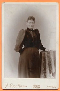 Vorsehung, RI, Portrait einer jungen Frau, von Rose, um 1890 Bodenstempel - Bild 1 von 3