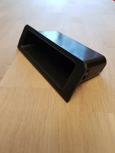 Ablagefach Mittelkonsole hinten (51.16-8 159 701) BMW e39 - Bild 1 von 2