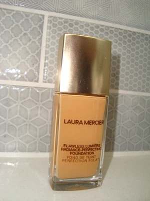 Laura Mercier Flawless Lumiere Radiance Perfecting Foundation 30ML CHAI 4W2 - Image 1 of 4