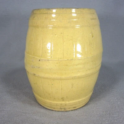 Antiguo barril de gres amarillo primitivo barril vasija tarro de conservas amarillo Foto 1 de 4