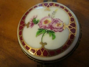 Authentische französische handbemalte Porzellan Limoges Schatulle Schmuckstück signiert  - Bild 1 von 5