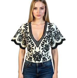 Body para mujer Honey Punch talla XS beige malla negro floral bordado cuello en V - Imagen 1 de 17