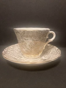 Vtg Colclough England Genuine Bone China Tea Cup & Saucer Gold Floral Pattern - Picture 1 of 11