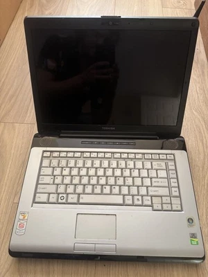 Toshiba Satellite A215-S5822 FOR PARTS or REPAIR - Image 1 of 3