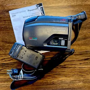 Panasonic PV-IQ403 Palmcorder VHS-C videocamera videoregistratore non testato - Foto 1 di 11