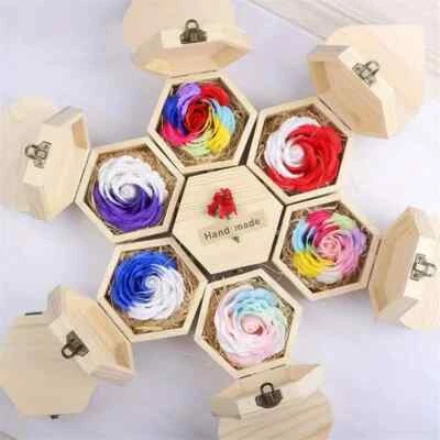 Scatola di legno esagonale portagioie - Immagine 1 di 3