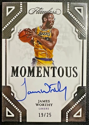 Autógrafos momentáneos impecables Panini James Worthy 2022-23 19/25 Foto 1 de 2