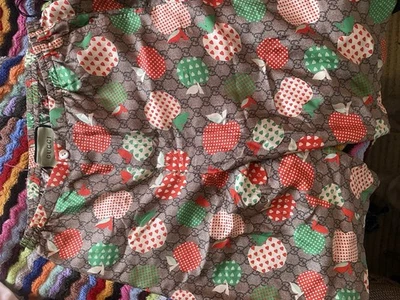 Limited Edition Gucci Men's Apple Print Shorts Size S Made In Italy Rare NWT - Image 1 of 4