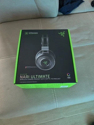 Razer Nari Ultimate Wireless Gaming Headset, THX Spatial Audio, Mircofono + Base - Immagine 1 di 4