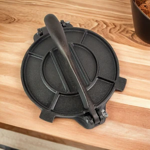 Uno Casa Cast Iron Tortilla Press 8 Inch Pre-Seasoned - Picture 1 of 6