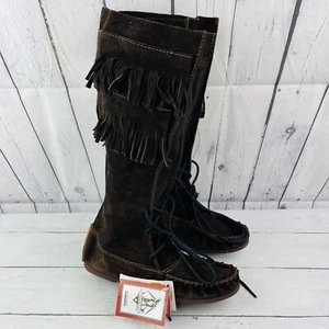 Stivali mocassino originali Hiawatha Bastien taglia 9 nuovi con etichette marroni Mukluks doppia frangia 15" - Foto 1 di 11