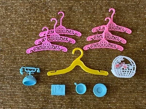 VINTAGE BARBIE DOLL HOUSE ACCESSORIES LOTOF 12 - Picture 1 of 5