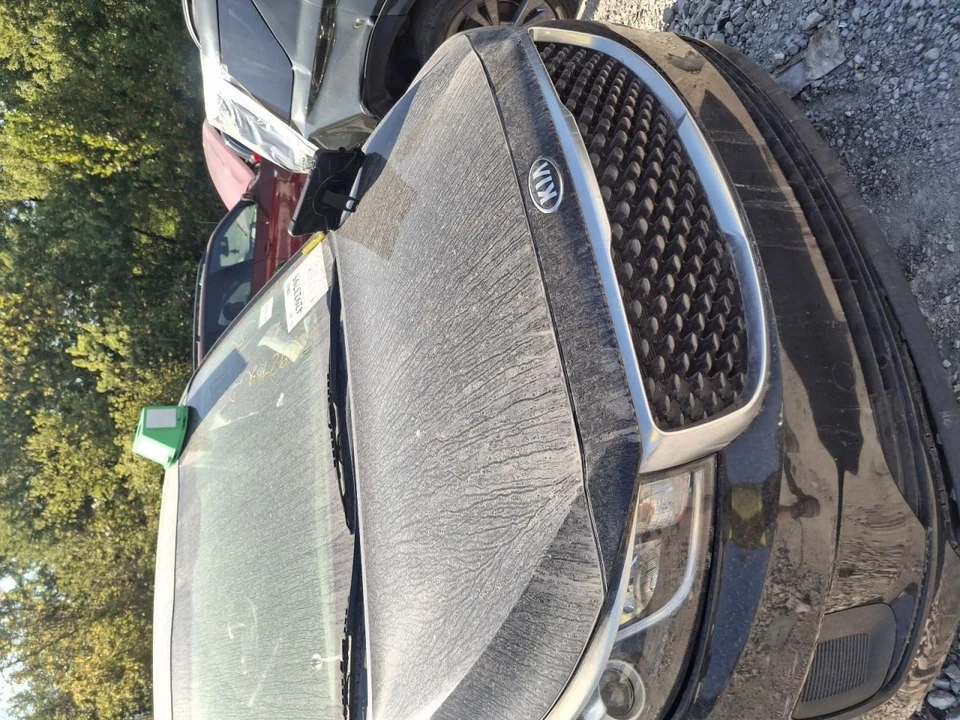 2015-2018 KIA SEDONA Used Black Grille with Chrome Surround OEM 3684323 - Imagem 1 de 1