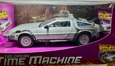 NUEVO coche Welly Back to the Future Delorean Time Machine 1:24 DIECAST METAL NUEVO EN CAJA Foto 1 de 4