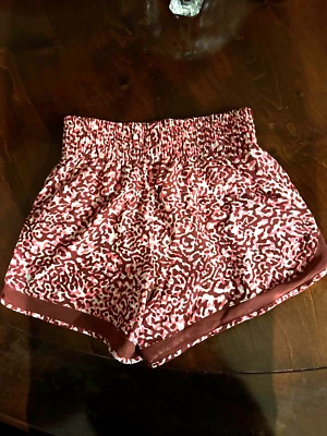 Новый без ЯРЛЫКОВ Athleta красный шорты сетки гонщик запустить высоты активный Athletic размер XS - Изображение 1 из 4