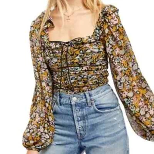 Free People Sz L Mabel Floral Printed Blouse ~ Ruched Tie Front ~ Smocked Back - Picture 1 of 4