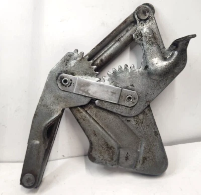 Chevrolet Chevy 1955 1956 1957 OEM camioneta capó bisagra izquierda 55 56 57 Foto 1 de 4