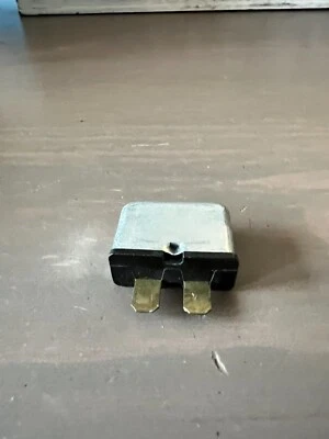 NEW OEM Wagner 30A 12V Blade Style Circuit Breaker Fuse 029 MADE IN USA - Image 1 of 4