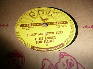 record 78 rpm Little Junior's Blue Flames on Sun Record Fussin and Fightin Blues - Imagen 1 de 5