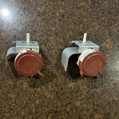 ¡Interruptores de nivel de agua para lavadora Hotpoint 2-GE! 175D4766P014 Foto 1 de 4