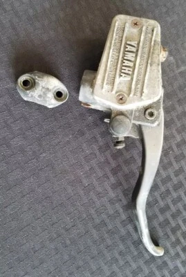 Yamaha FZ700 1987 cilindro maestro de freno ♻️ Foto 1 de 4