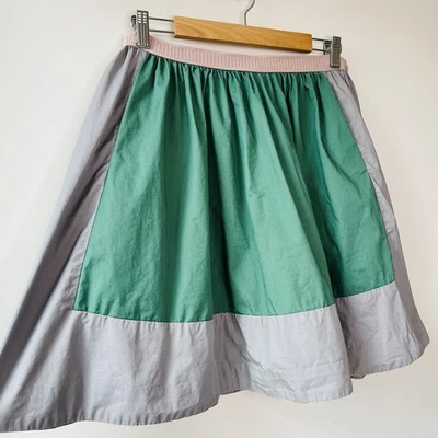 Falda plisada en bloques de colores para mujer COS talla 34 AU 8 100 % algodón pastel verano usada en excelente estado Foto 1 de 4