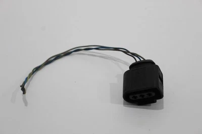 Audi A4 A6 A8 3 Pin Wiring Connector and Short Length of Wire 1J0973723 - Image 1 of 4
