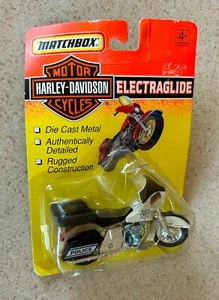HARLEY DAVIDSON ELECTRAGLIDE Police Motorcycle (Matchbox Toys 1993) -- On Card - Picture 1 of 4