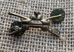 US Army Armor Officer Pin - Picture 1 of 4