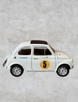 Fiat Abarth 500 Anni 1968 - Modello In Scala 1:16 Marca Bburago Colore Bianco - Immagine 1 di 4