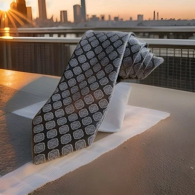 Corbata Ermenegildo Zegna para hombre azul geométrica 100 % seda usada 1721 Foto 1 de 4